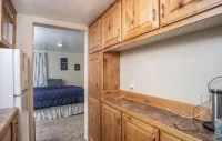 Cheerful studio near ISU