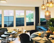 First class house close to the beach, fenced garden 8 adults + children