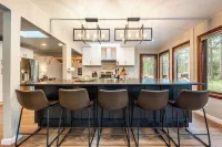 Soul Care Cabin Family Forest Getaway, 6 bedroom, 3 King beds