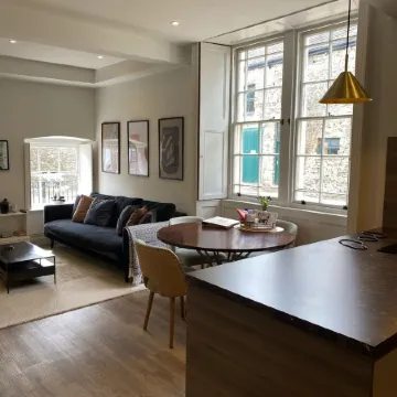 Beautiful, stylish ground floor Georgian apartment