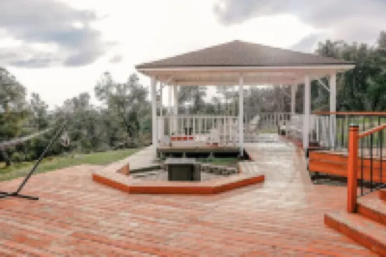 Yosemite's Natures Tranquility Cottage