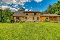 Luxurious & Enchanting Log House in Heart of Hudson Valley/Catskills, Upstate NY