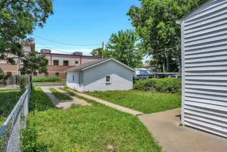 1Kg-Bed Entire Non-shared Condo fully appointed Отели в г. Топика