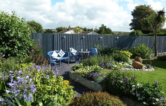 Luxury, romantic Cottage for 2 Nr Padstow with pretty garden and lovely views