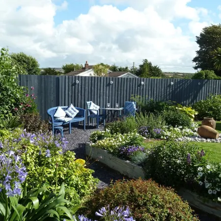 Luxury, romantic Cottage for 2 Nr Padstow with pretty garden and lovely views