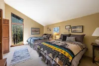 Beautiful, Huge Home on Golf Course and close to Ski Resort. Recently Renovated!