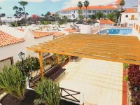 Luxurious apartment with fantastic ocean view, directly on the beach