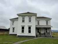 Farmhouse in beautiful Ferndale. Big enough for the whole family! Hotels near Humboldt County Fairgrounds
