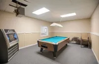 Condo with loft near Loon mountain with pool/jacuzzi & free shuttle!