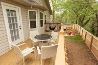 Mins to Avl, Game Room, Hot Tub, Pet Friendly + Free Netflix Hotels near Shoji Spa & Retreat