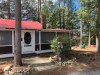 Memory Maker Cabin w private lakeside dock - 10 miles from Lake George