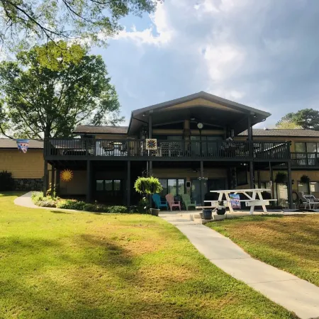 *Waterfront House on Lake Norman, Pool & Private Dock, Sleeps 1
