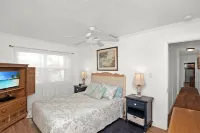 Fisherman's dream!!, Privacy, Heated Pool,Hot Tub, 50' Dockage, Tiki, pets ok,