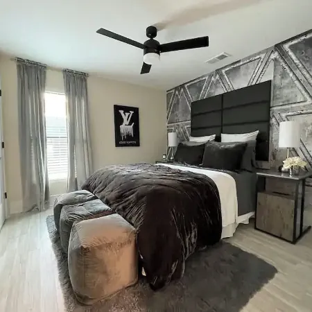 Rooftop Patio / 3 Mins to Downtown / Stylish House