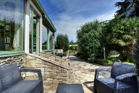 Simple Bonheur Hotels in der Nähe von Le Jardin du Pellinec