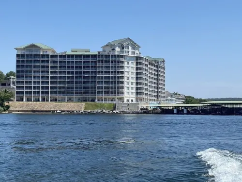 8104 Towers, Beautiful Condo! Quiet! Elevators, Indoor/Outdoor Pools. Free Wifi - 4-Star