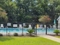 King Suite - Golf - Free Beach Pass - Pond View - Coffee bar - Child friendly Hotels in Murrells Inlet