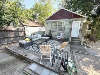 NEW- Solar Powered Home, 3Bed 1Bath w/ Play Set Hotels near Walmart Supercenter