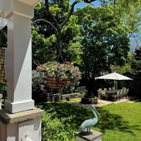 Oak Bluff's Victorian Walk to Town & Beaches