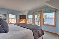 Rhode Island Haven: Walk to Greenwich Bay!