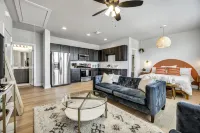 Cozy Secluded Studio With Full-Kitchen, Washer And Dryer - The Works!