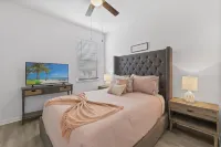 Beautiful home w/ an amazing pool area and everything you need! Prime Location!
