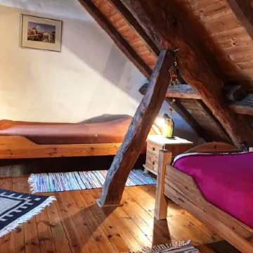 Upper floor apartment with a view