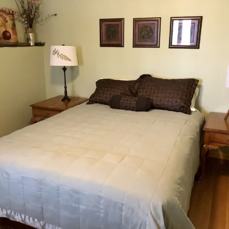 Comfortable apartment with spectacular mountain and ocean views.