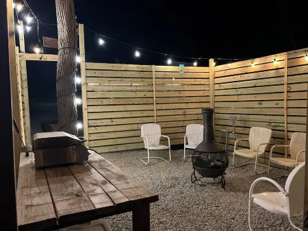 New Private Quiet Cabin~Mountain Forest View~Hot Tub~3 King Beds~Fire Pit~1 Acre