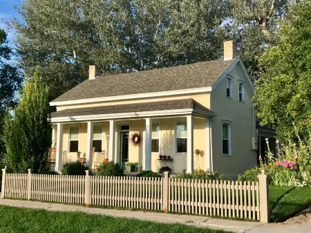 Hollyhock House in Spring City