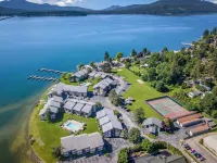 5Br/3BA Waterfront & 2 Pools on Property Escape-Walkable to Downtown Sandpoint!