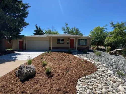 Pet friendly apartment in thriving Arvada