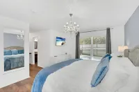 8 minutes from disney parks! Beautiful home with pool heated! Các khách sạn ở Lake Bryan