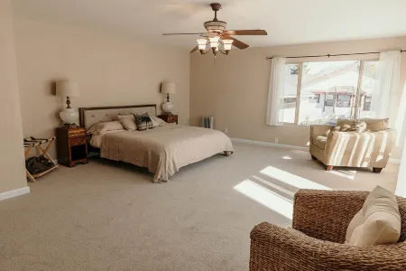 Piedras Hermosas Retro Retreat Near Kern River