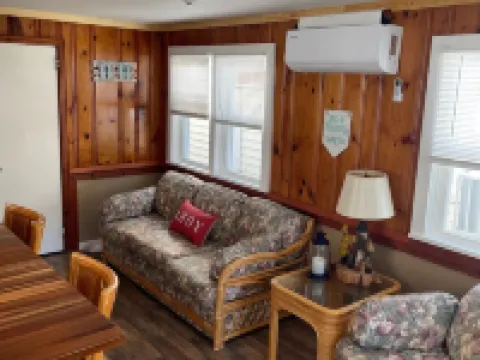 Cottage in the heart of Beach haven! Hotels in Beach Haven