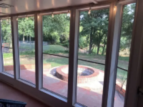 Newly Remodel - 1 Mile to Stadium-Sleeps 8