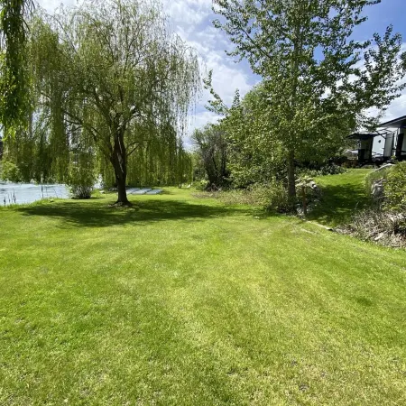 2022 5th Wheel RV, 2BD, Sleeps 6, Kootenai River Views/Access, Picnic Table