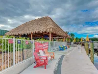 RAMADA SARASOTA CONDO HOTEL#407 Waterfront Balcony, King Bed,  Pool, Kitchenette Hotels in Whitfield