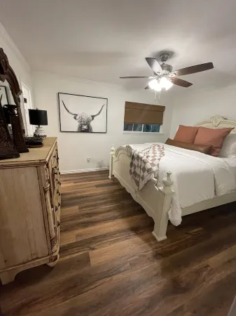 The Burrows House located in The Pinewoods of Nacogdoches