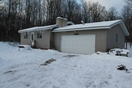 Deer-View Cabin - Remodeled Cabin with Spacious Yard and Cozy Living