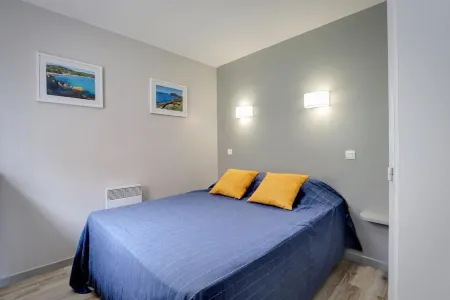 Appart Grimaud sea view (Les Restanques du Golfe de St Tropez) Отели рядом с достопримечательностью «Camping Les Mûres»