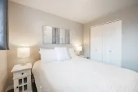 Birch Bay Charming Condo with Hot Tub - 109
