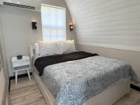 Luxurious Mountain Cabin, Hot tub, Pet friendly, campfire, views, Ocean Blue
