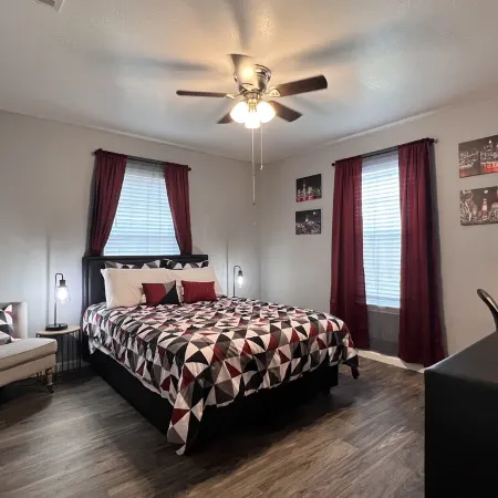 Comfy 3Bed/2Bath. EZ Access to Santa's Wonderland