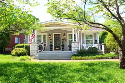The Dahl House in the heart of Historic Downtown Franklin Hotels near Carnton