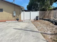 The perfect place very close to downtown and beaches! PETS ARE WELCOME!!