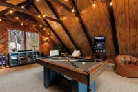 Cozy 6-Bedroom Cabin in Wintergreen Resort