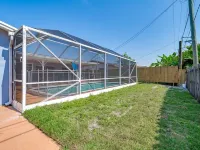 MODERN HOME WITH HEATED POOL! CLOSE TO SAWGRASS MILLS MALL! FLEXIBLE CHECK IN Hotels in Sunrise