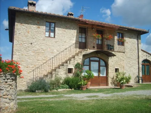 CHARMING APARTMENT WITH POOL - 40 KM FLORENCE, 20 KM SIENA, 15 KM S. GIMIGNANO