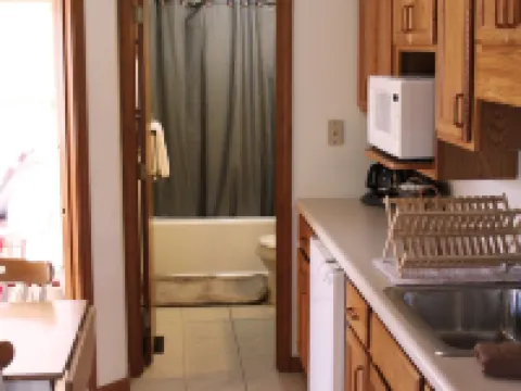 Minutes to Giant City - SIU - Shawnee Winetrail - Shawnee Forest - Wi-Fi Hotels in Makanda